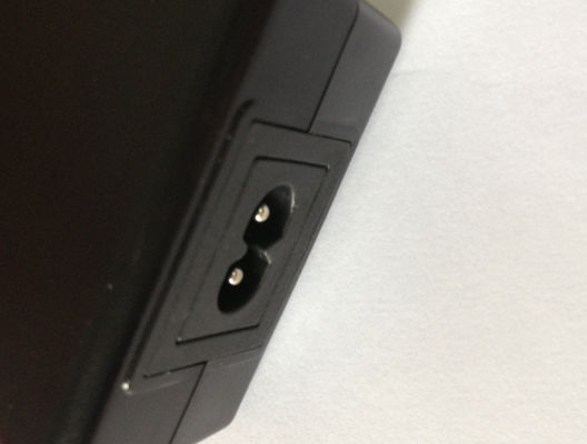 Adaptateur de bureau à haute tension de puissance avec le connecteur à C.A. IEC8/IEC14, 50Hz/60Hz