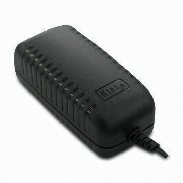 Adaptateur universel de courant alternatif de 15 watts pour les produits audio et visuels