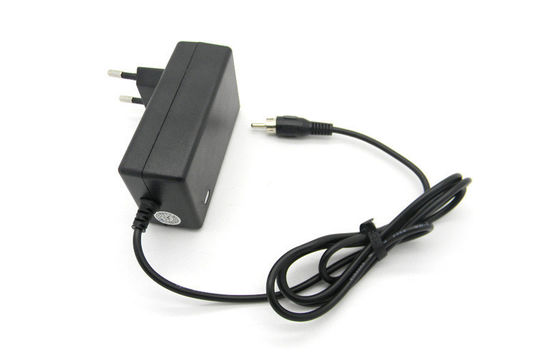 100-240VAC a entré l'adaptateur de puissance de Mur-bâti de la prise 16V 2A d'UE RCA Jack pour Santral