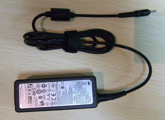 Chargeur compatible d'adaptateur à C.A. de puissance d'ordinateur portable de Samsung PA-1400-14