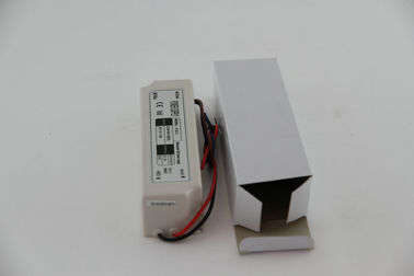 C.A. constant imperméable du conducteur 120V de la tension LED d'IP67 60W, boîtier en plastique d'isolement