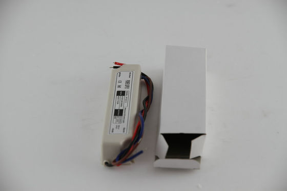 Intense conducteur constant de la tension LED du luminosité 12V 20W imperméable avec le C.A. universel