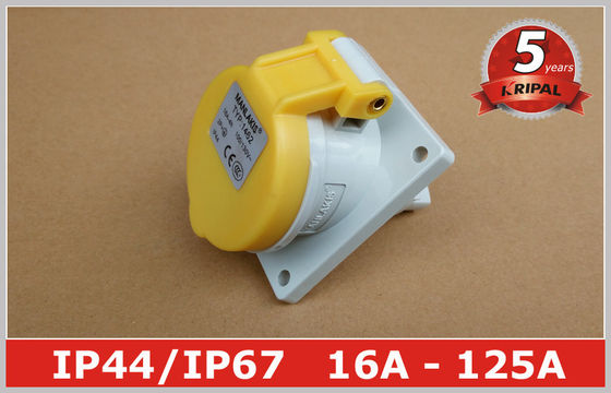 Le panneau à angles a monté le Pin industriel du commutateur 110V 16A IP44 3 de prise de puissance pour la marine