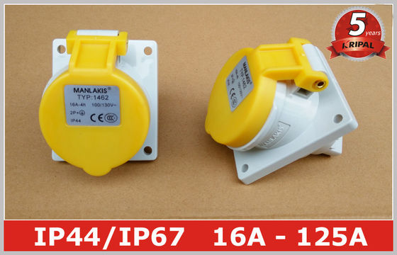 Le panneau à angles a monté le Pin industriel du commutateur 110V 16A IP44 3 de prise de puissance pour la marine