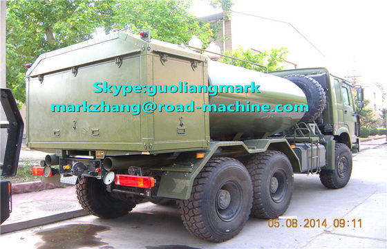 Camion-citerne aspirateur vert de l'eau des militaires 6*4 de SINOTRUK HOWO 25000L avec l'EURO norme LHD OU RHD