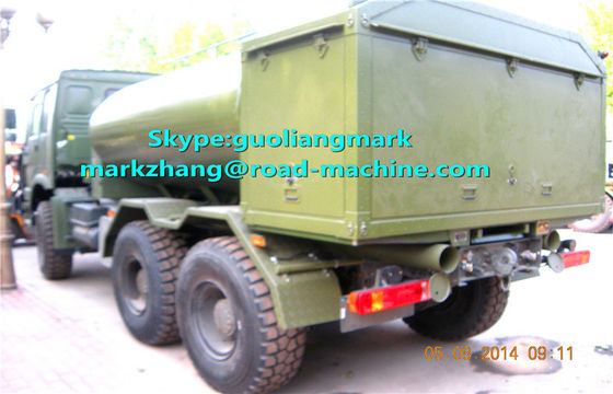 Camion-citerne aspirateur vert de l'eau des militaires 6*4 de SINOTRUK HOWO 25000L avec l'EURO norme LHD OU RHD