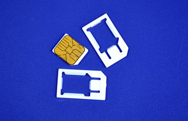 Adaptateur en plastique de carte du micro SIM de l'iPhone 4 à la carte normale de SIM
